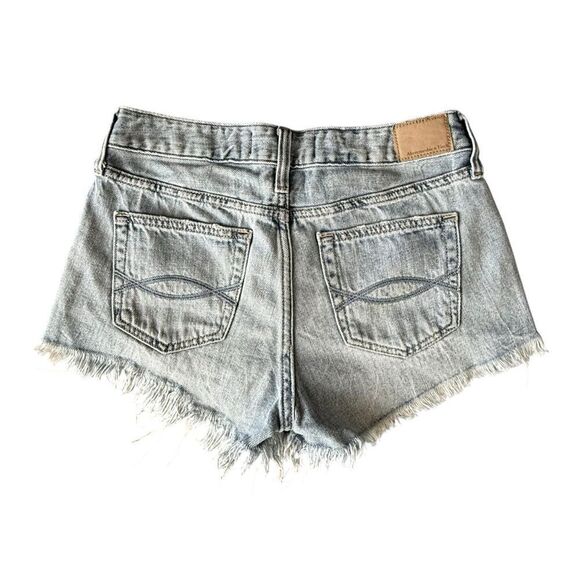 Abercrombie & Fitch Boyfriend Low Rise Distressed Light Wash Shorts - Women's 0 - Picture 2 of 7